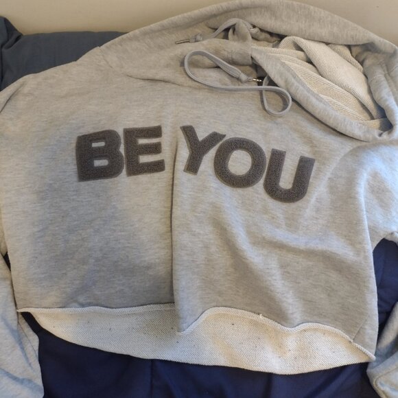 Clothes - Picture 3 of 16